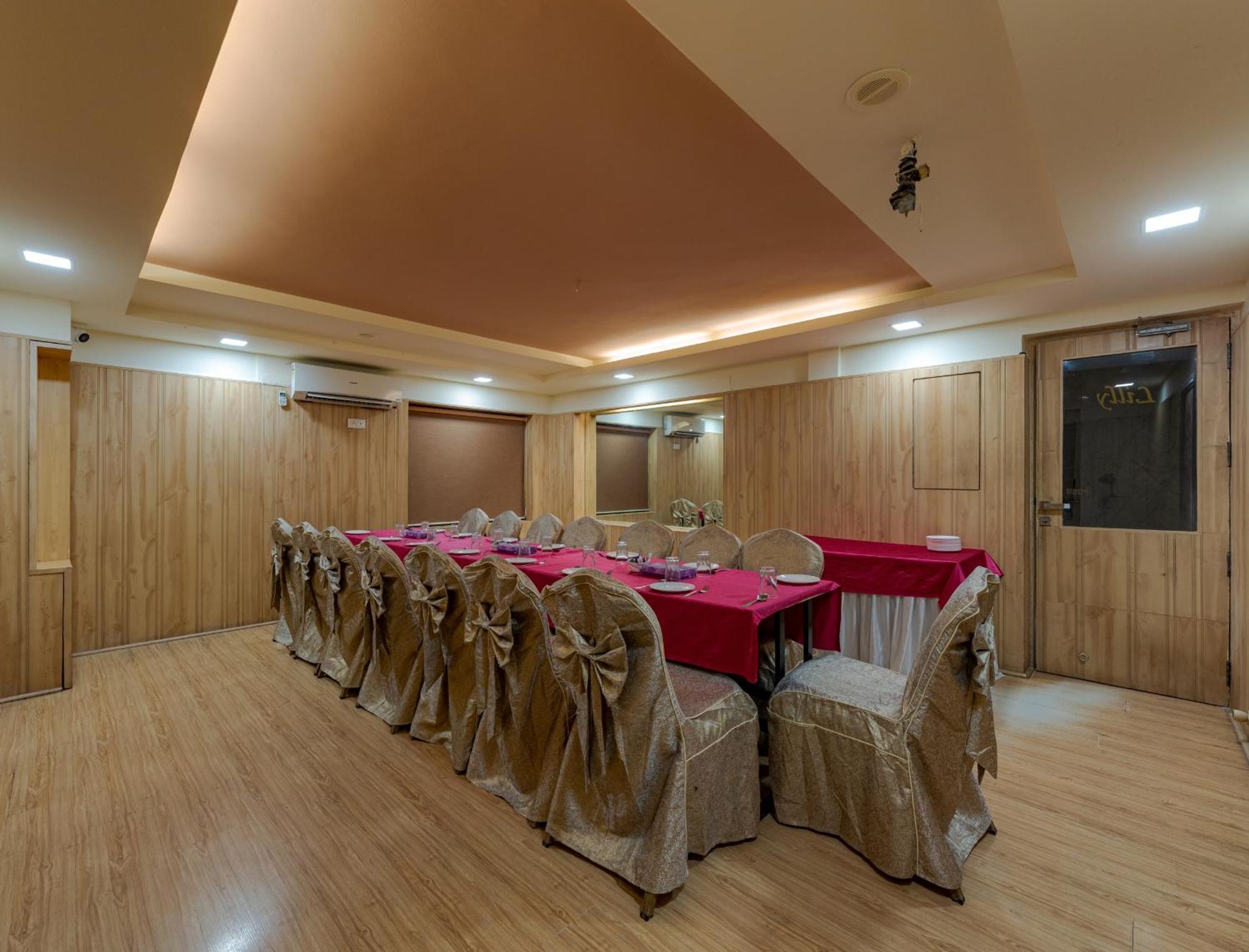 Hotel Surya Executive 3 Star Hotel Solapur Exterior foto